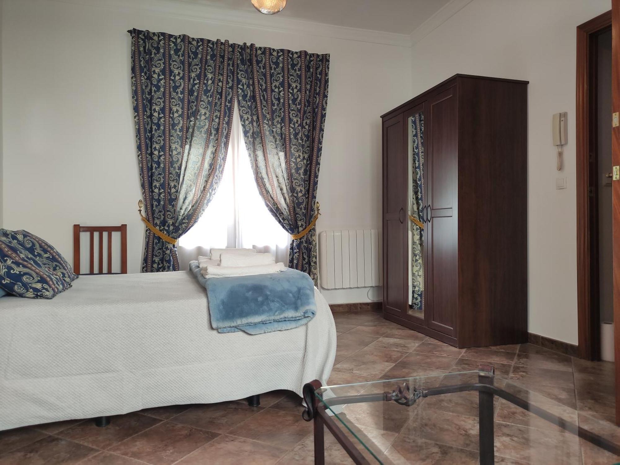 Entretorres. Casa-Duplex En Centro Historico. Apartman Carmona Kültér fotó